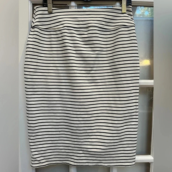 Worthington Black White Stretchy Stripe Ponte Pencil Skirt Women’s Size Medium M - Picture 4 of 9